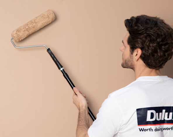 Cracking, Flaking and Peeling - Interior Paint Problem Solver | Dulux