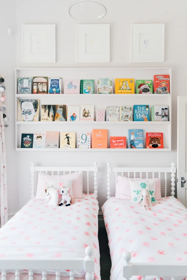 interior-kidsroom-bookself2