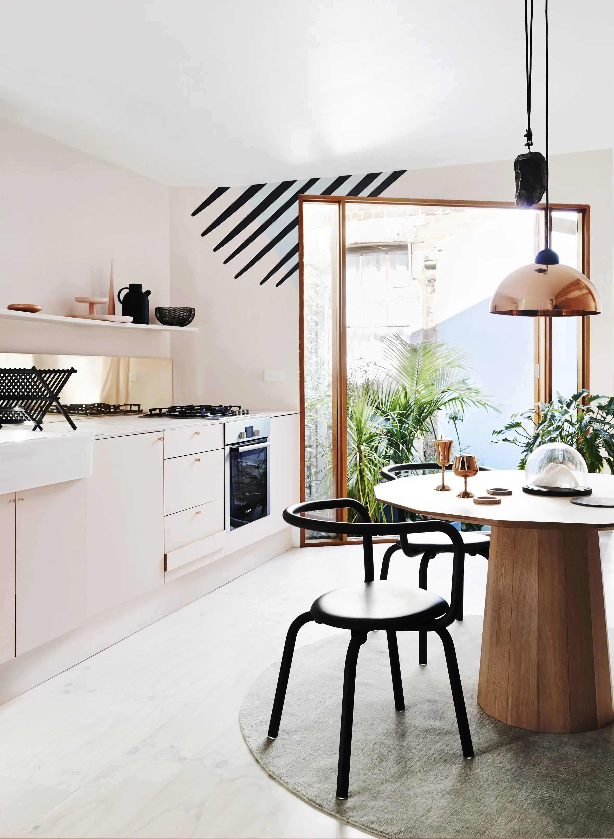 interior-kitchen-dining-stripes