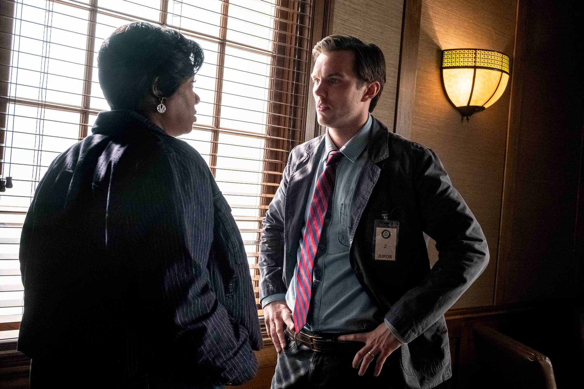 陪審員２番_source-dfsa90311ahb16219010JR209038r