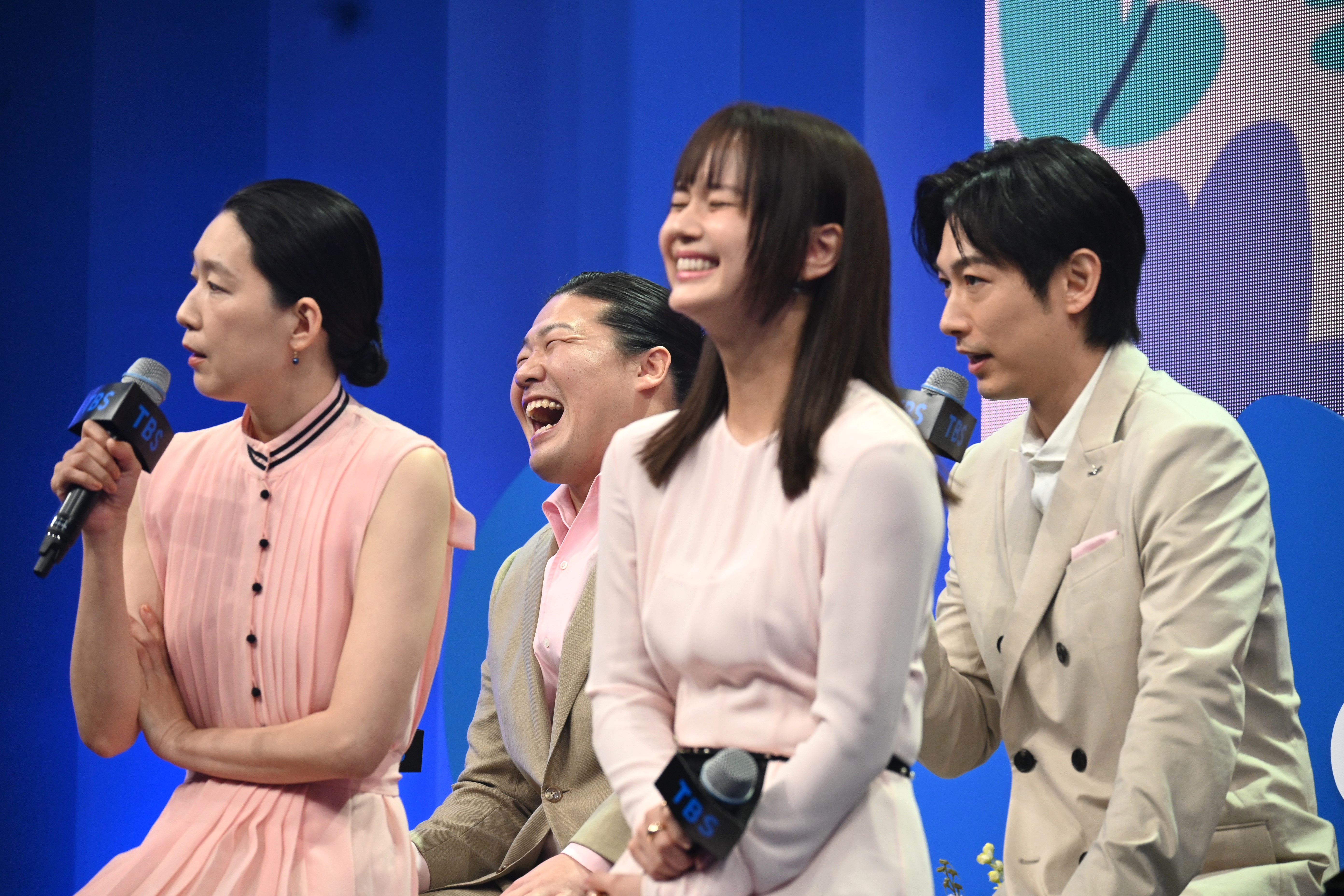 『対岸の家事』会見