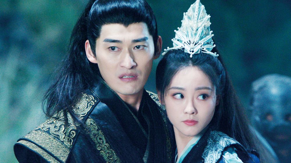 北月と紫晴~流光に舞う偽りの王妃~