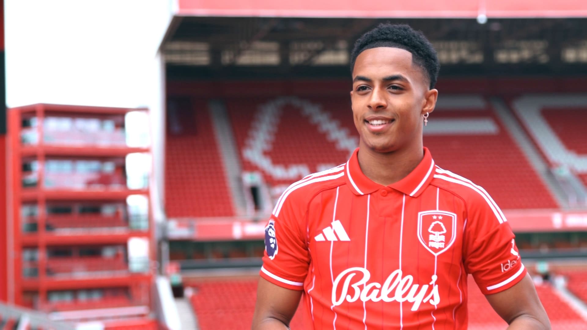 U-21イングランド代表・ハッチンソンがフォレストへ完全移籍　逸材は次なるステップへ「ここが完璧な場所」