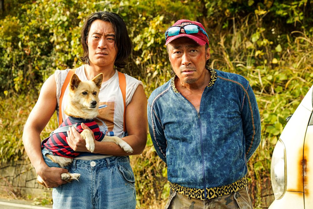 随所にオマージュも!傑作ホラコメ『タッカーとデイル』の韓国版『ハンサム・ガイズ』