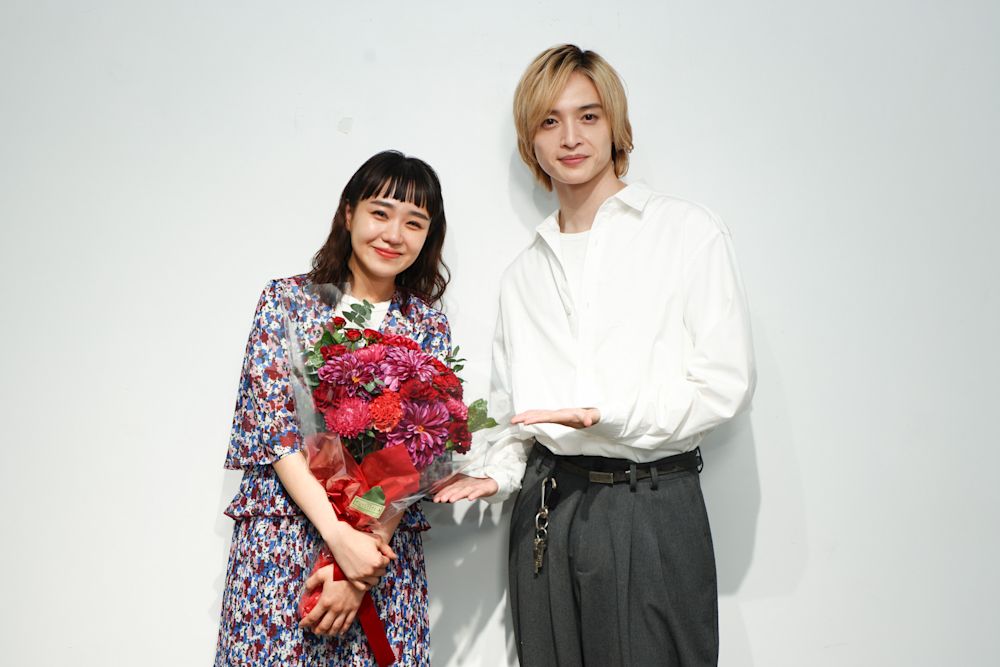 『あのクズを殴ってやりたいんだ』クランクアップ! 奈緒「海里の顔を思い浮かべると重いダンベルが上がりました」