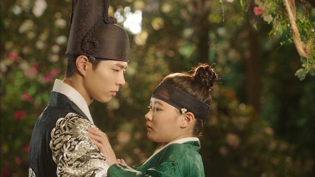 雲が描いた月明り