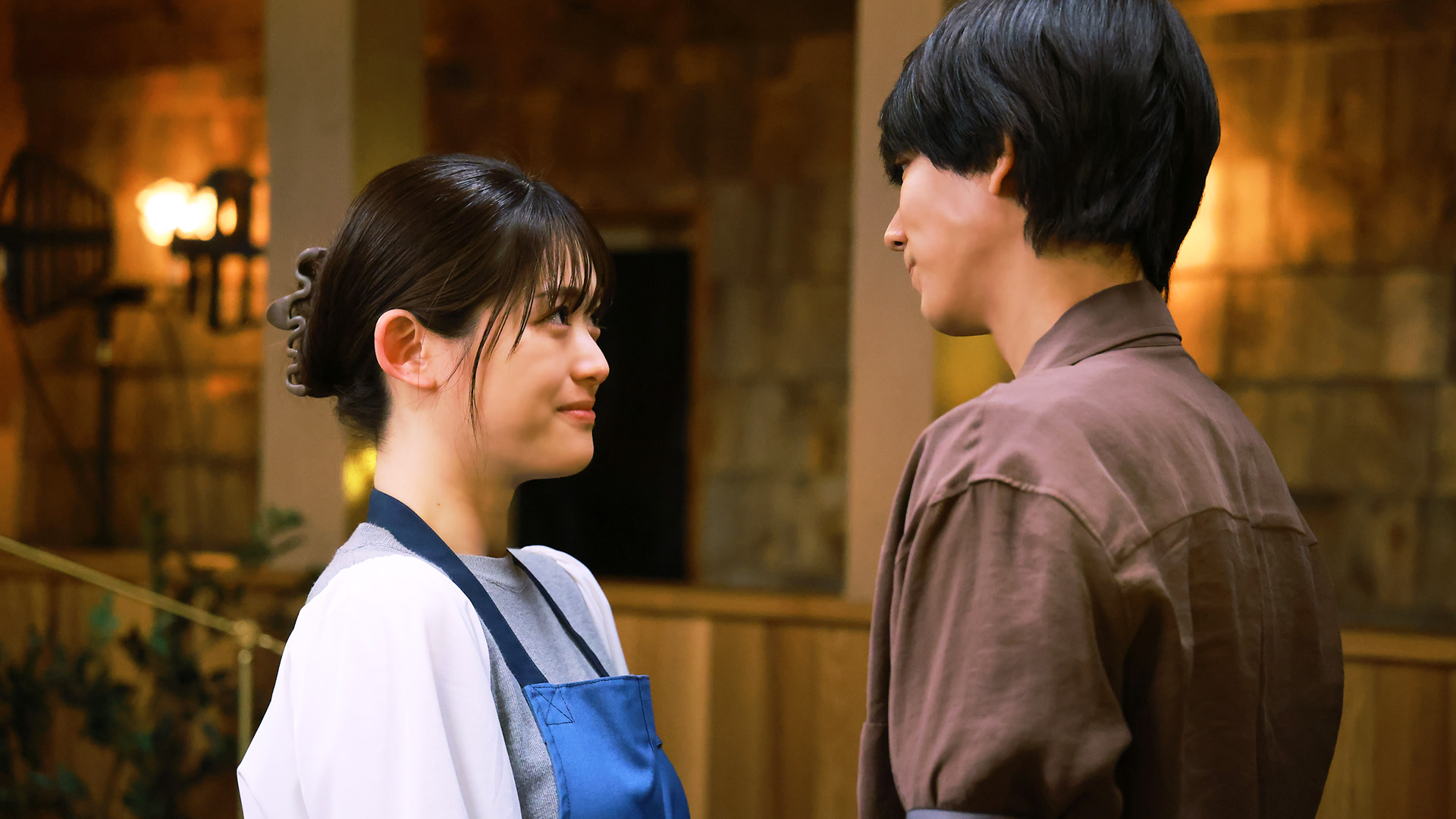 ★やぶさかではございません\"アサガオ\"受注販売エプロン 松村沙友理 駒木根葵汰★ やぶさかではございません◇第5話▽松村沙友理 駒木根葵汰(テレ