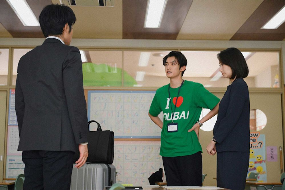 かわいすぎる中村蒼“名探偵ササエル”の登場&向井康二“黒木”のハグにドキドキも…Tシャツが気になった『フェイクマミー』第4話