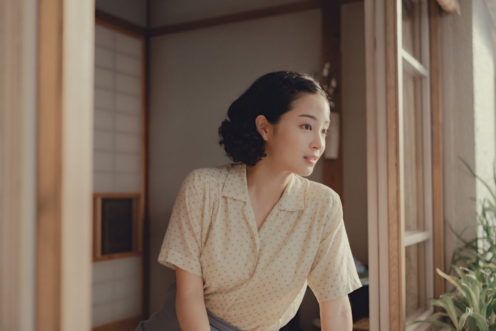 ★遠い山なみの光_広瀬すず1ショット