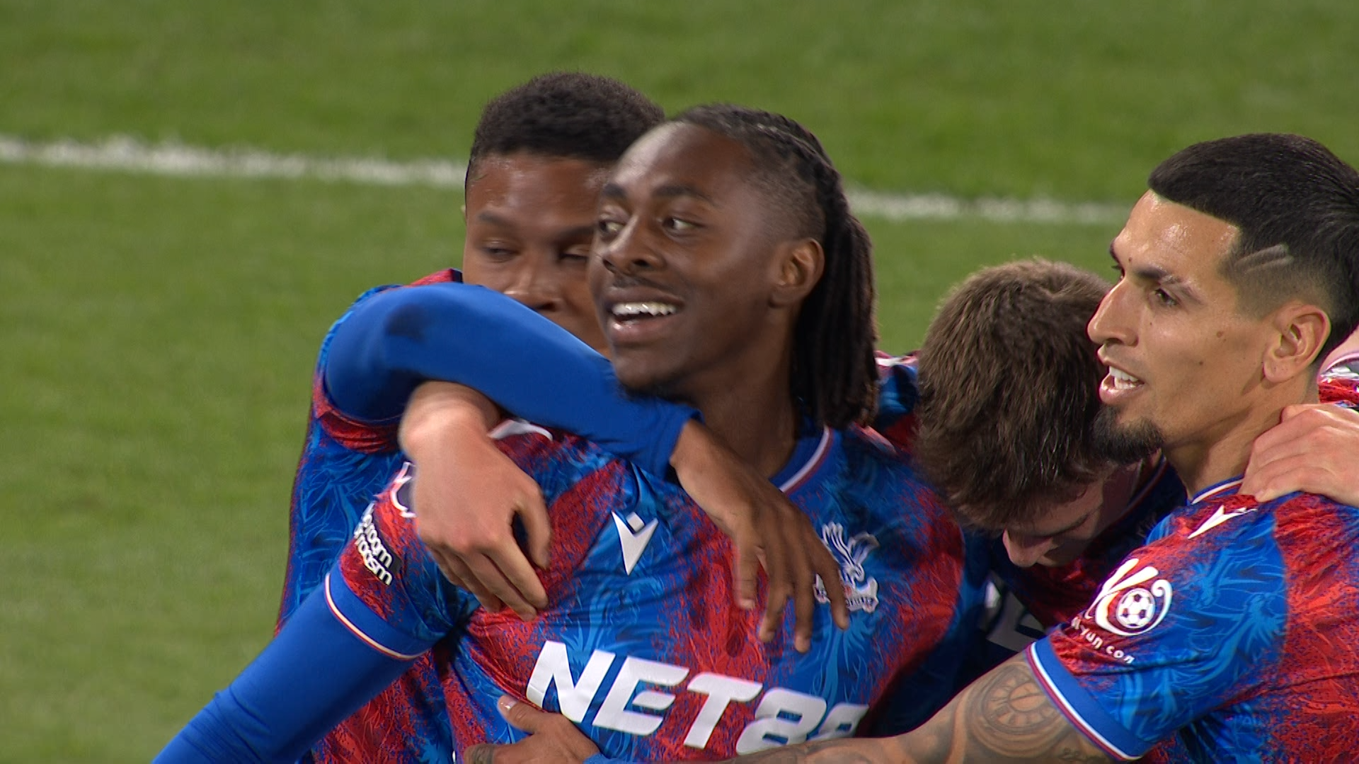 どん底からの戴冠　激動の1年を駆け抜けたクリスタル・パレス