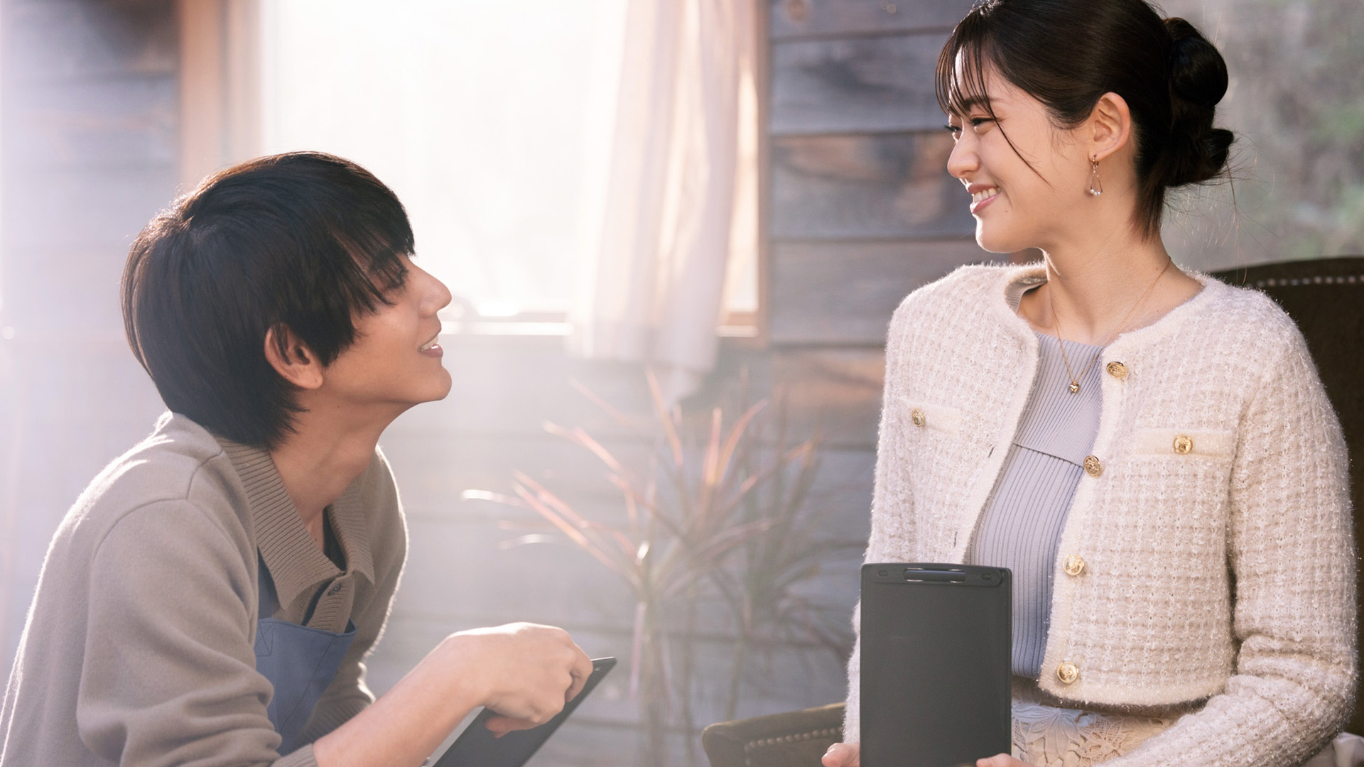 ★やぶさかではございません\"アサガオ\"受注販売エプロン 松村沙友理 駒木根葵汰★ ネタバレあり】『やぶさかではございません』第1話 ”距離感バグ