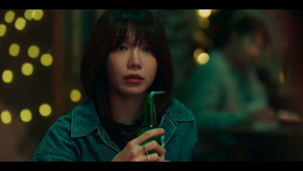 『酒飲みな都会の女たち』