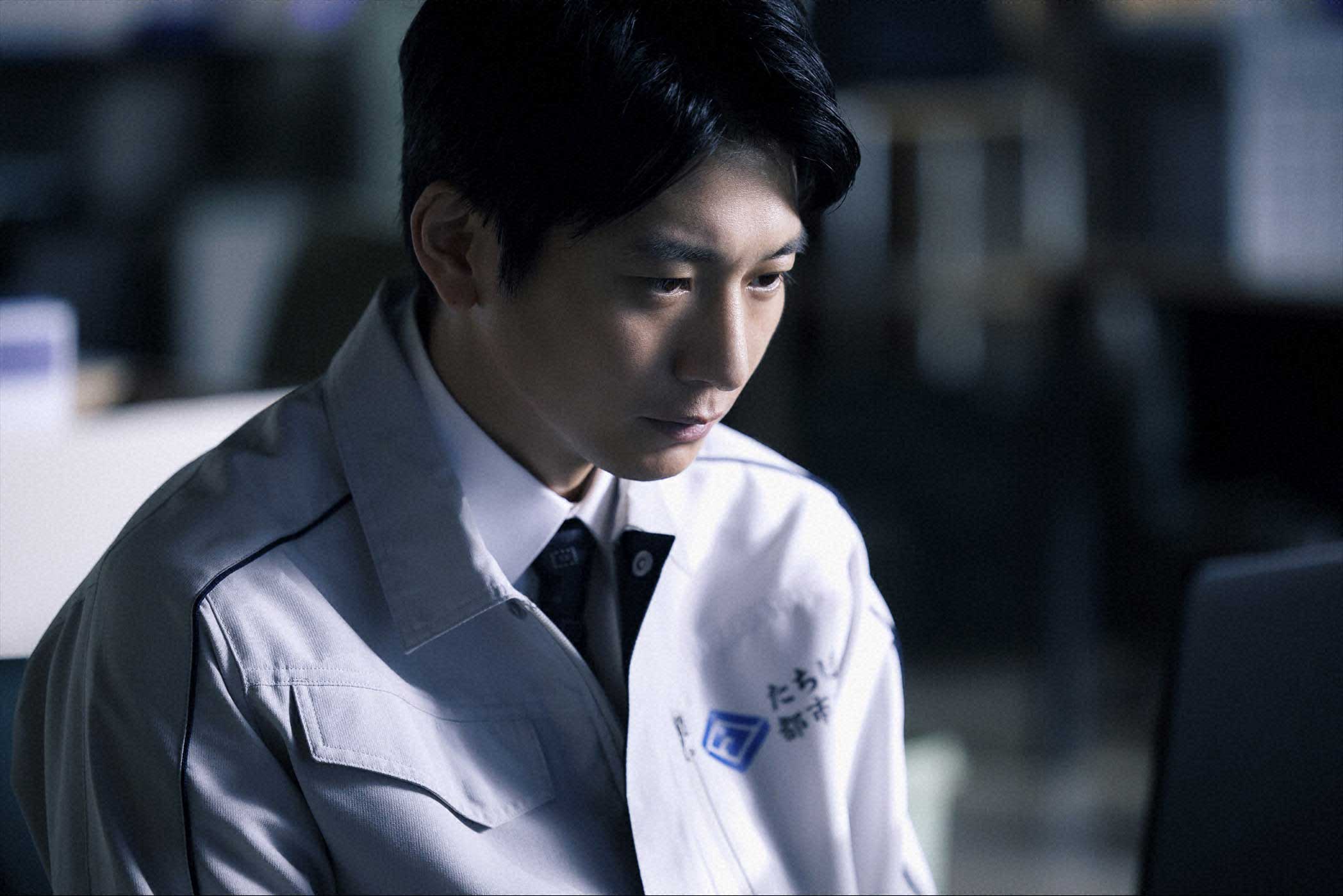 一度見てほしい…ゾッとする向井理の“光のない目”と、齋藤飛鳥の“憂いを帯びた表情”『ライオンの隠れ家』第6話