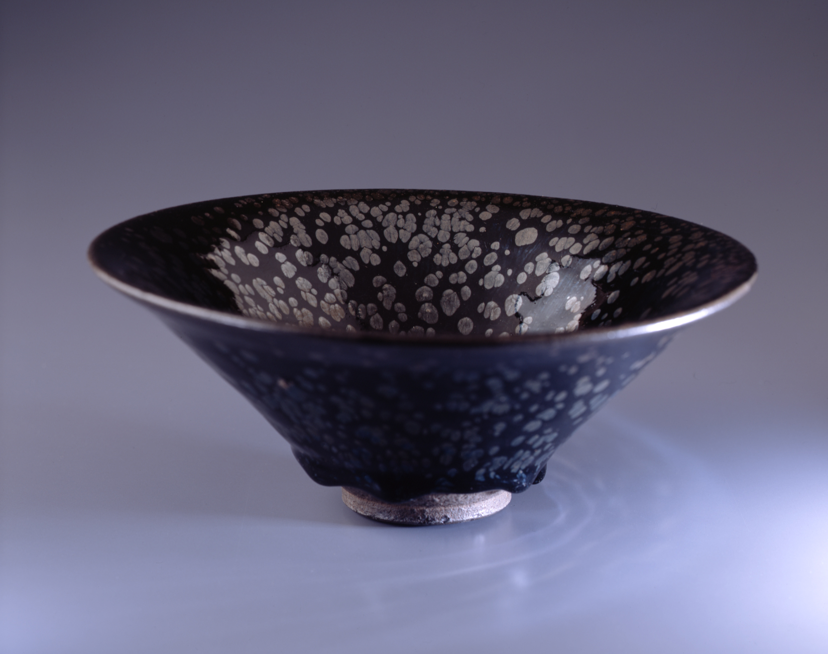 岡黒　稀少　初だし品　時代　唐物　不明な天目茶碗　無傷　珍品　売り切り 幻の茶碗と\u201c黒\u201dの系譜 \u2015 静嘉堂@丸の内「黒の奇跡・曜変天目の秘密