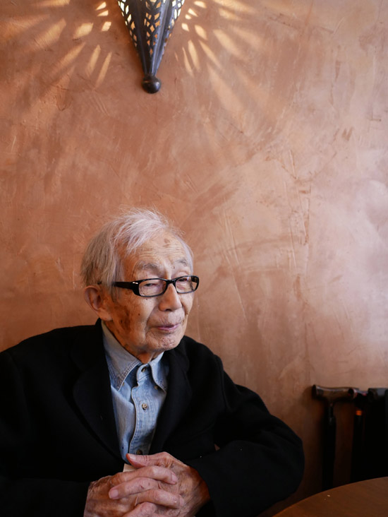 染色家の柚木沙弥郎さんが101歳で死去。「民藝」との出会いを