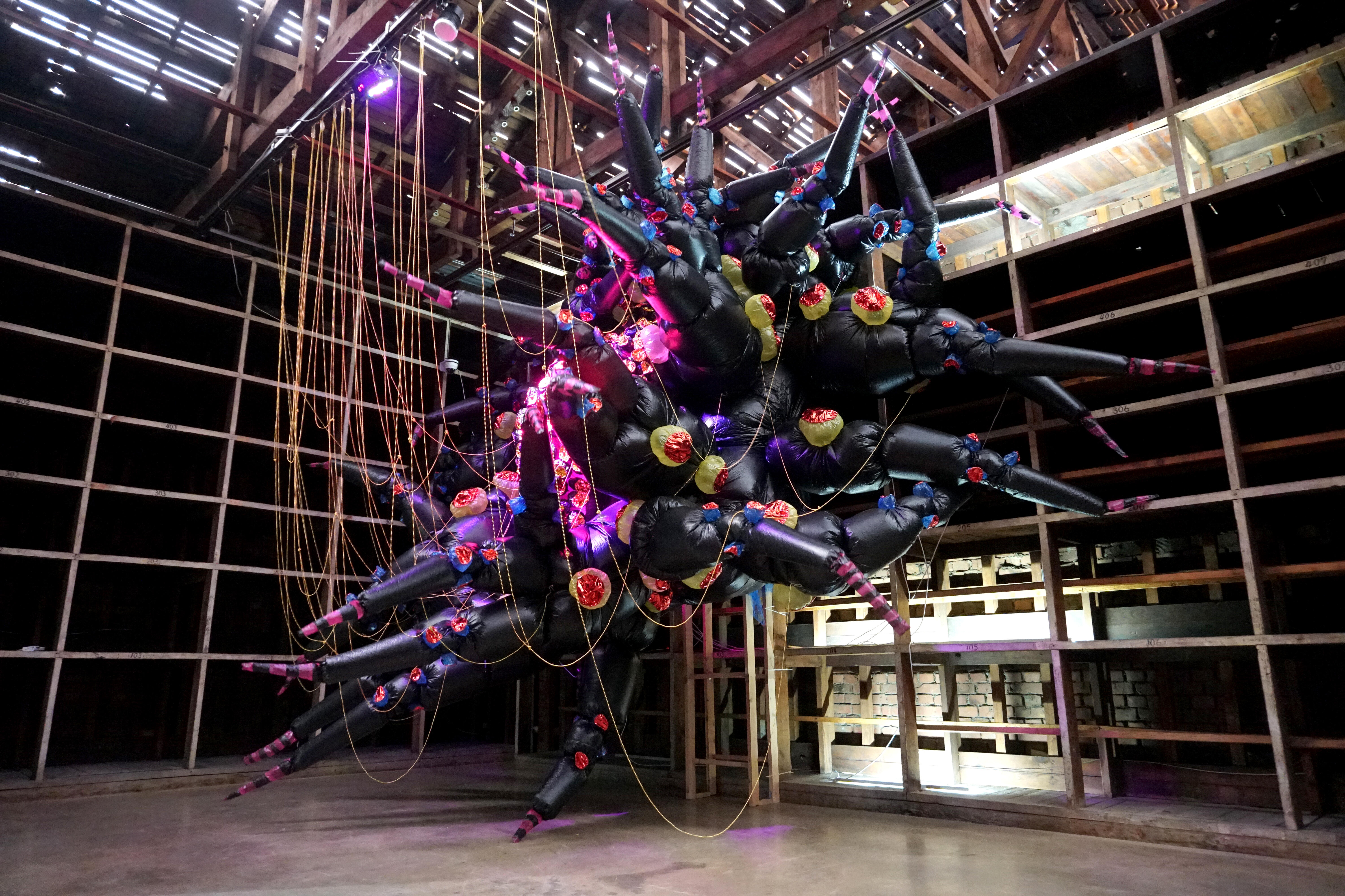 イ・ビョンチャン 「アリの消失点」 （アートフロントギャラリー