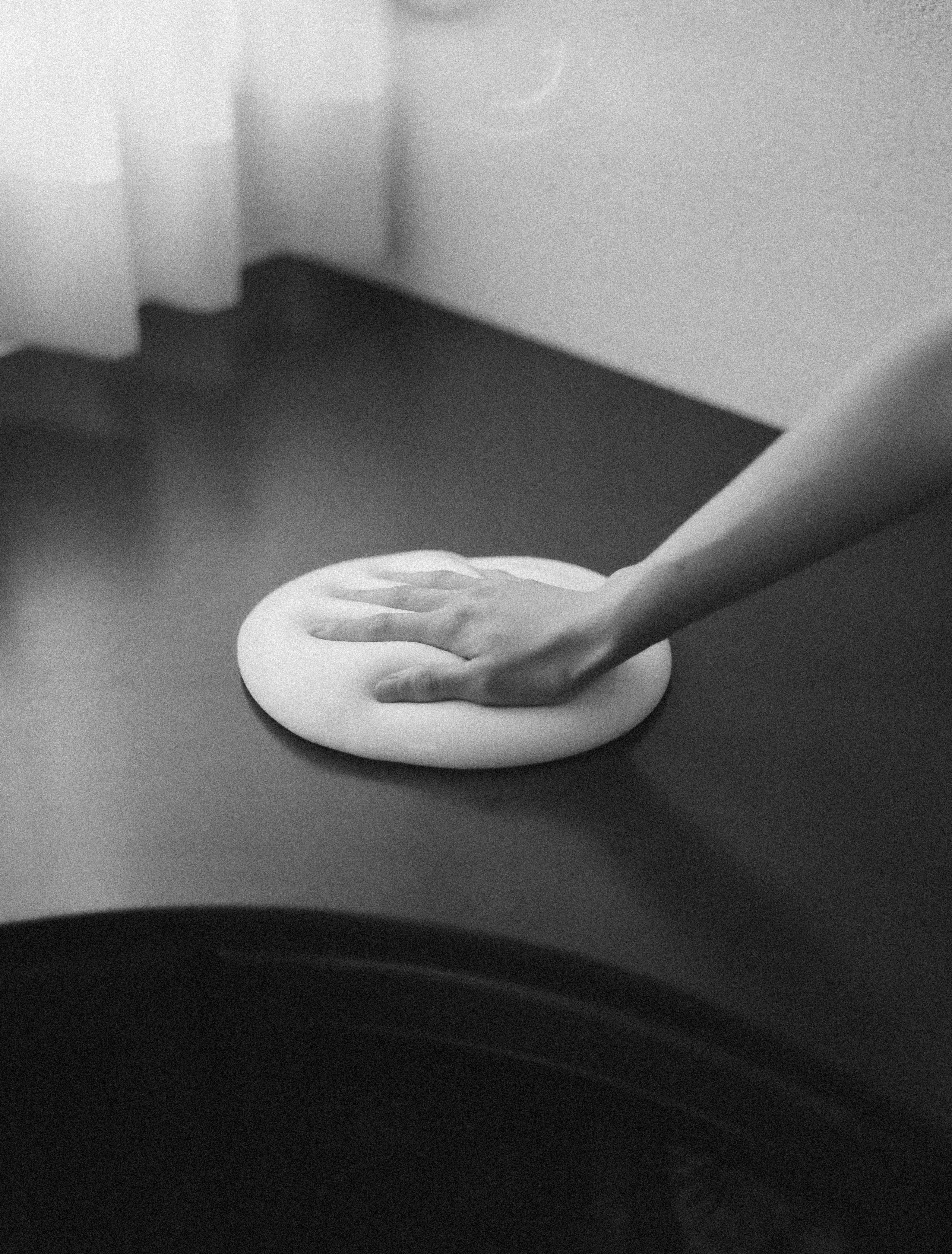 木村和平 「石と桃」 アクリルフレーム写真 木村和平 写真展 「石と桃」 | Roll | Yosuke Fujiki Van Gogh