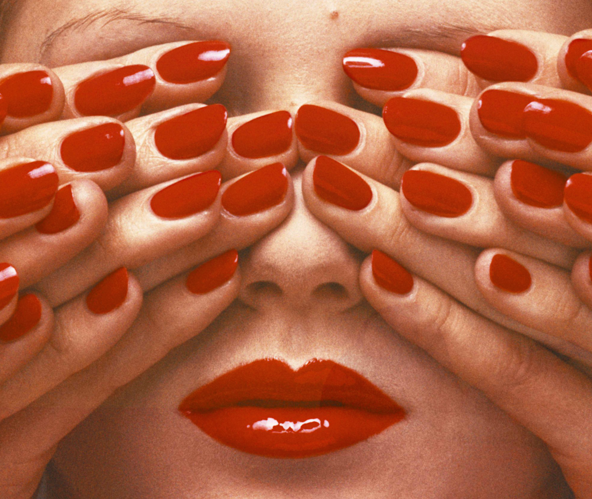 アート・デザイン・音楽 Guy Bourdin The Absurd and The Sublime Guy Bourdin