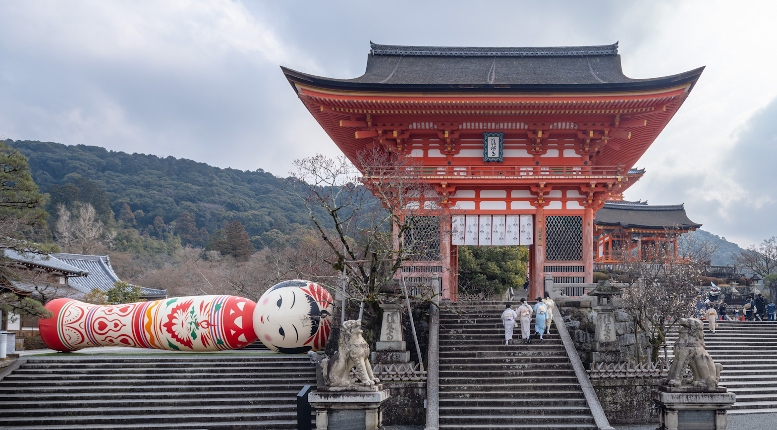 古清水 京都書院 清水寺に巨大こけしと守護獣現る！ 若手作家主体のフェアARTISTSʼ FAIR