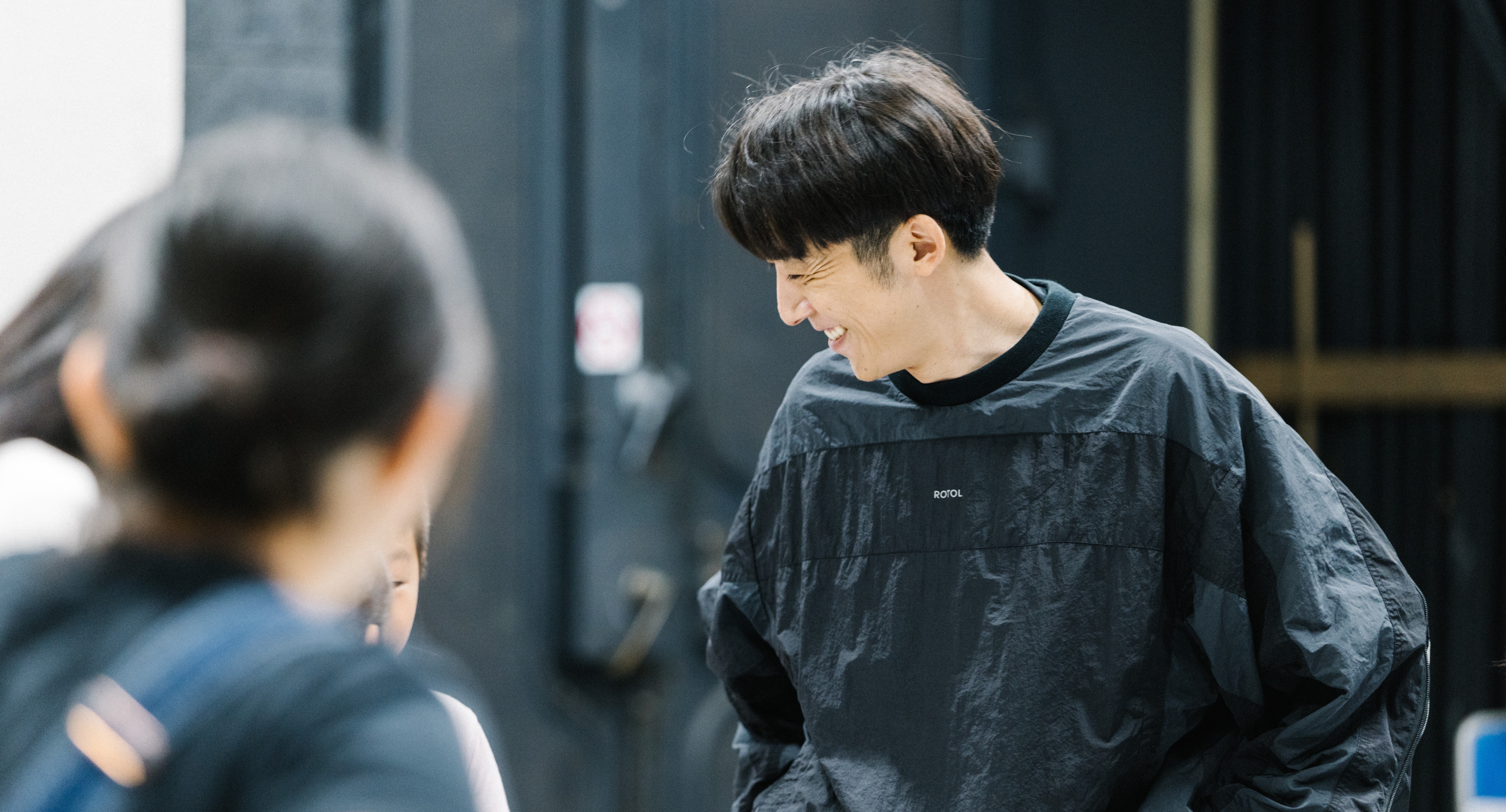 髙橋一生と子供たちが生み出した「想像のアート」とは。国立新美術館で