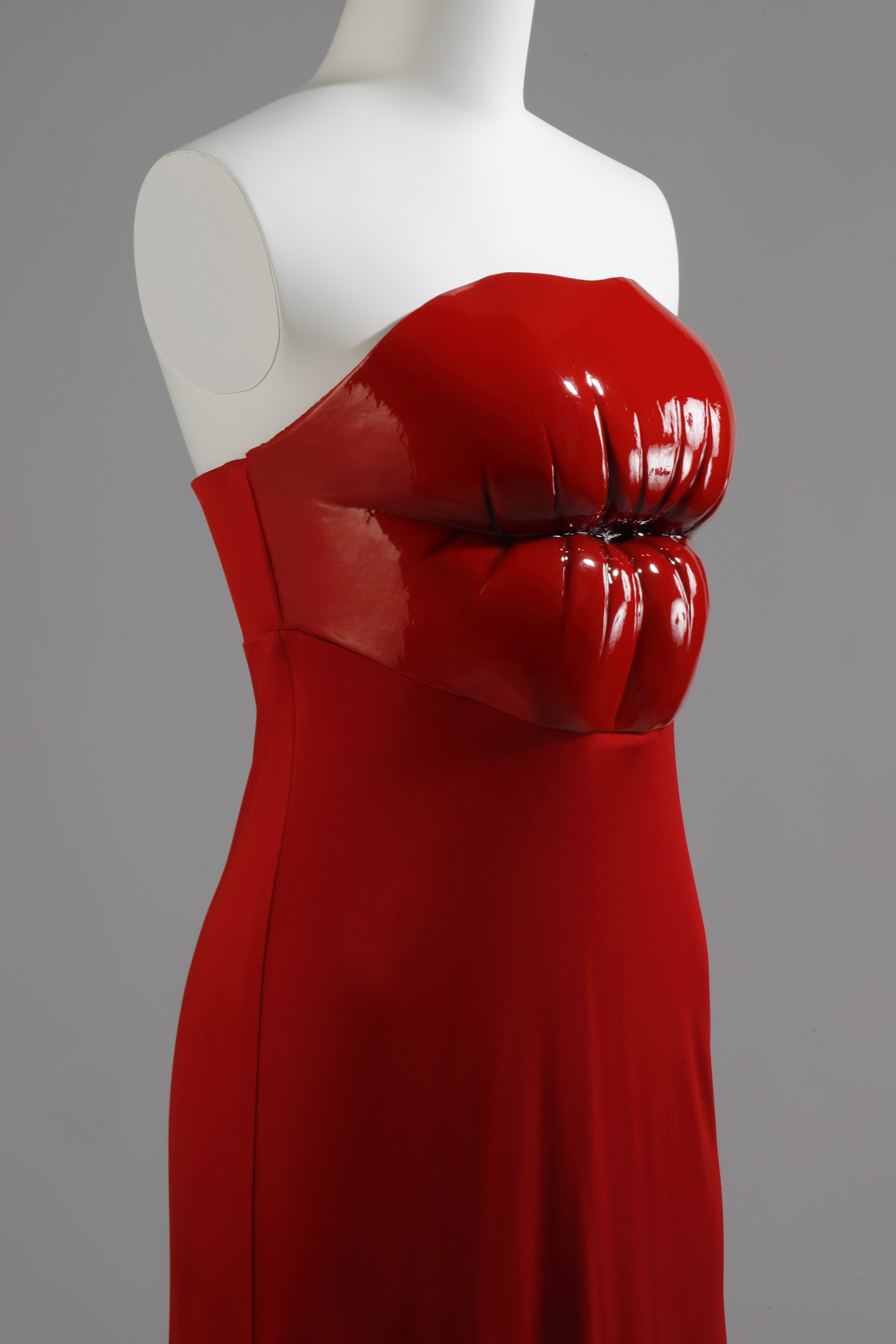 LOVE ファッションー私を着がえるとき」 （東京オペラシティ アート