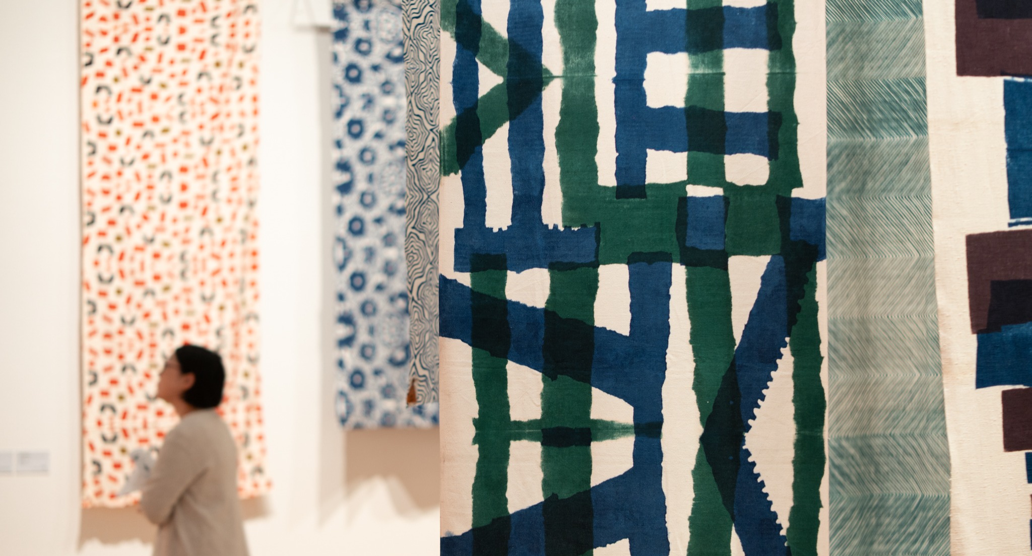 柚木沙弥郎 染絵(大)　野菜かご 柚木沙弥郎 型染絵 大 野菜籠と少女