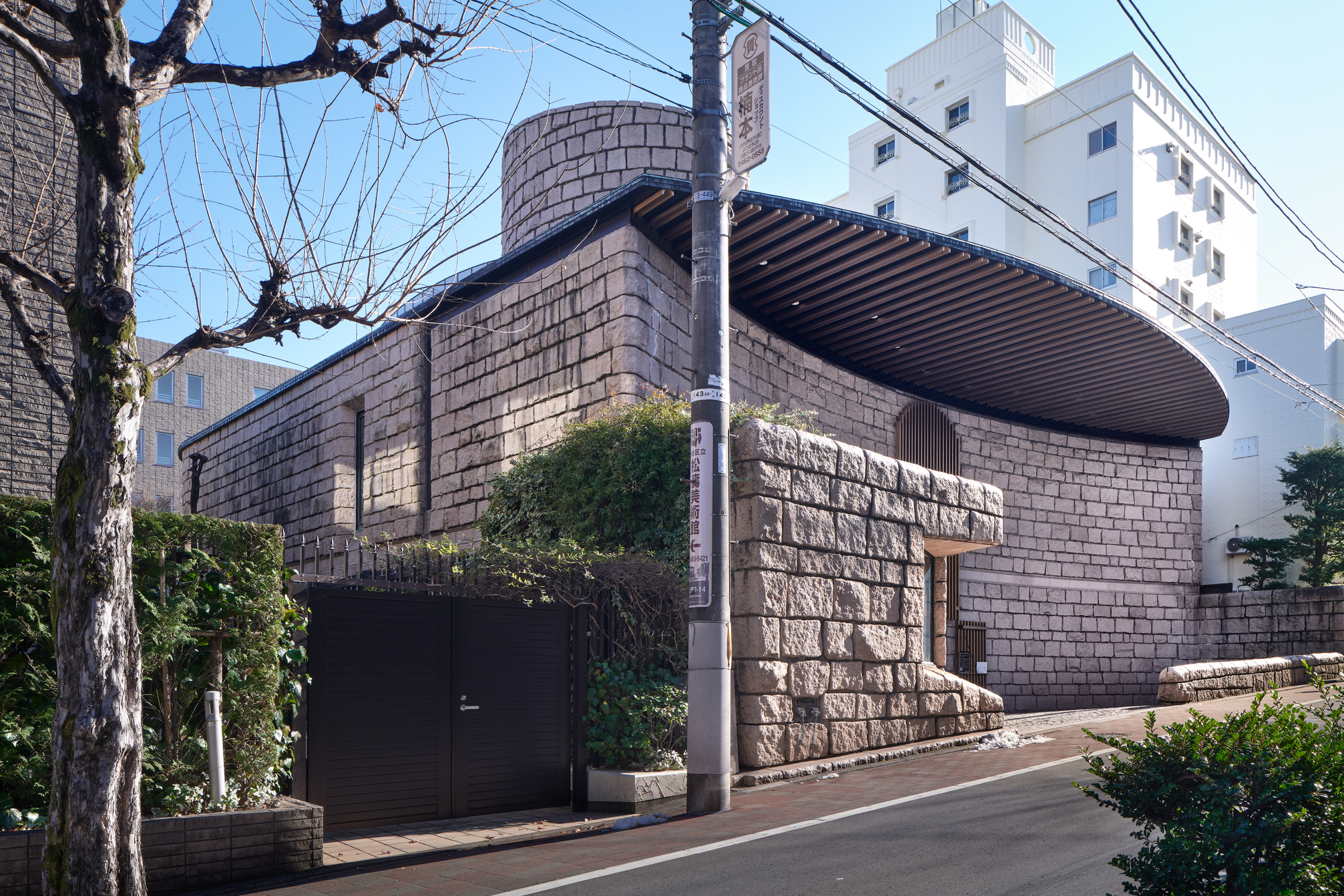 これが白井晟一建築の決定版。渋谷区立松濤美術館「白井晟一 入門」レポート｜Tokyo Art Beat