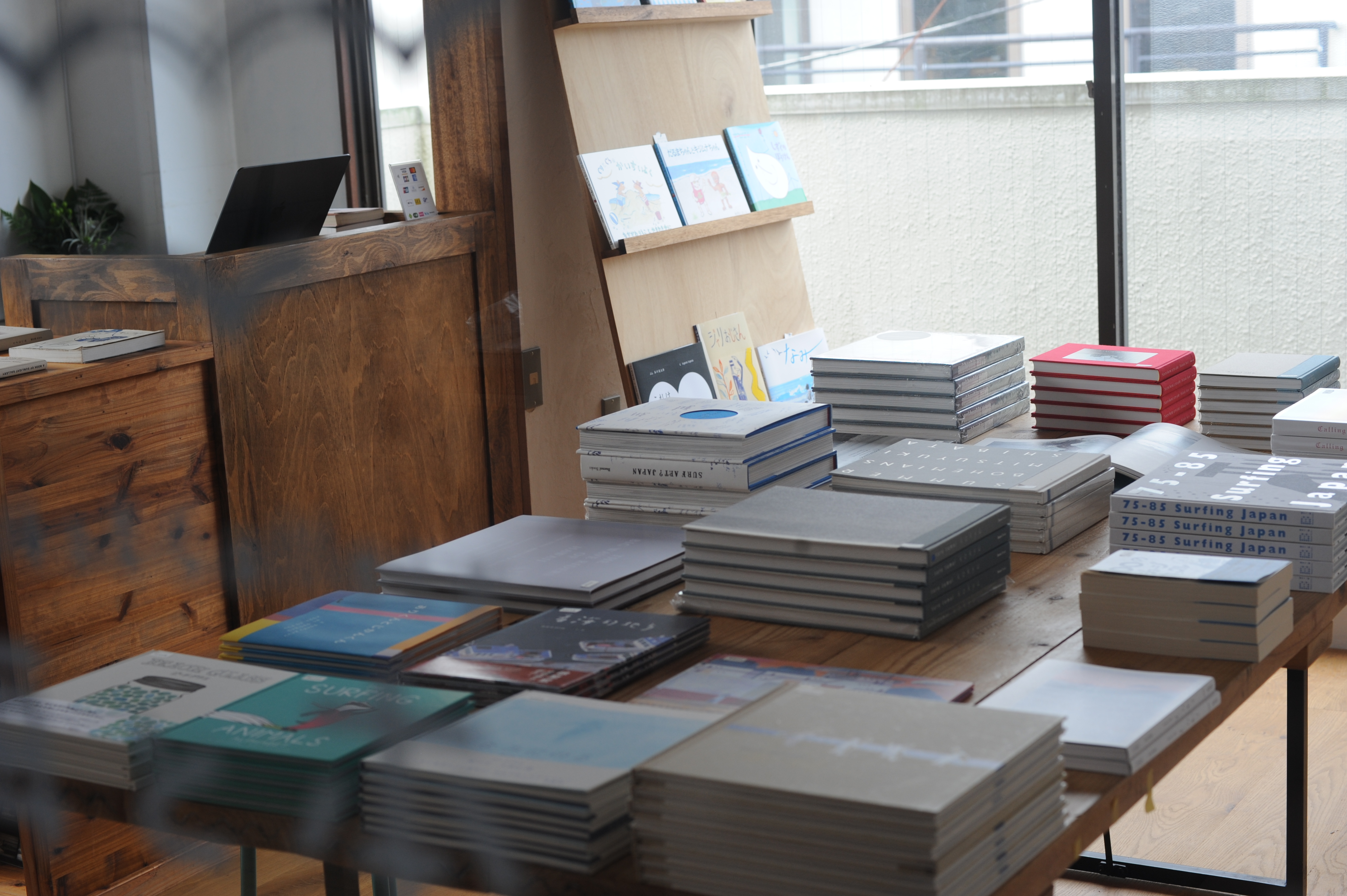 Books＆Gallery 海と本｜Tokyo Art Beat