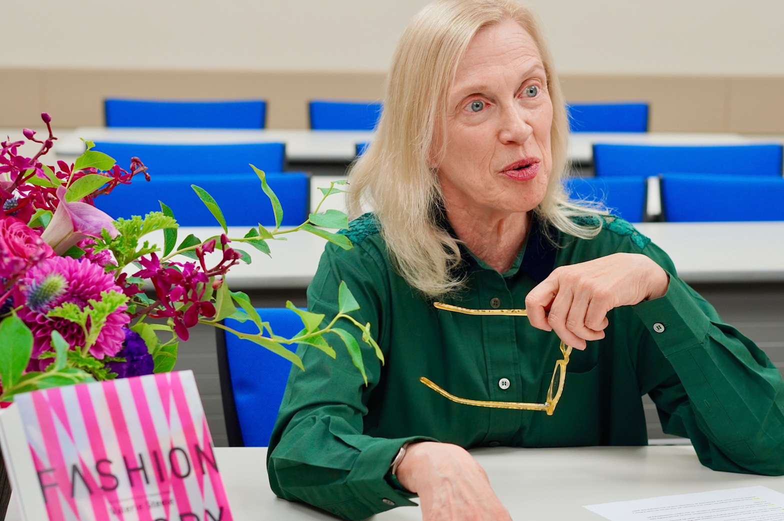 洋書　ファッションの50年　著: ヴァレリー・スティール 米ファッション研究の第一人者が語る、「ファッションはアートか