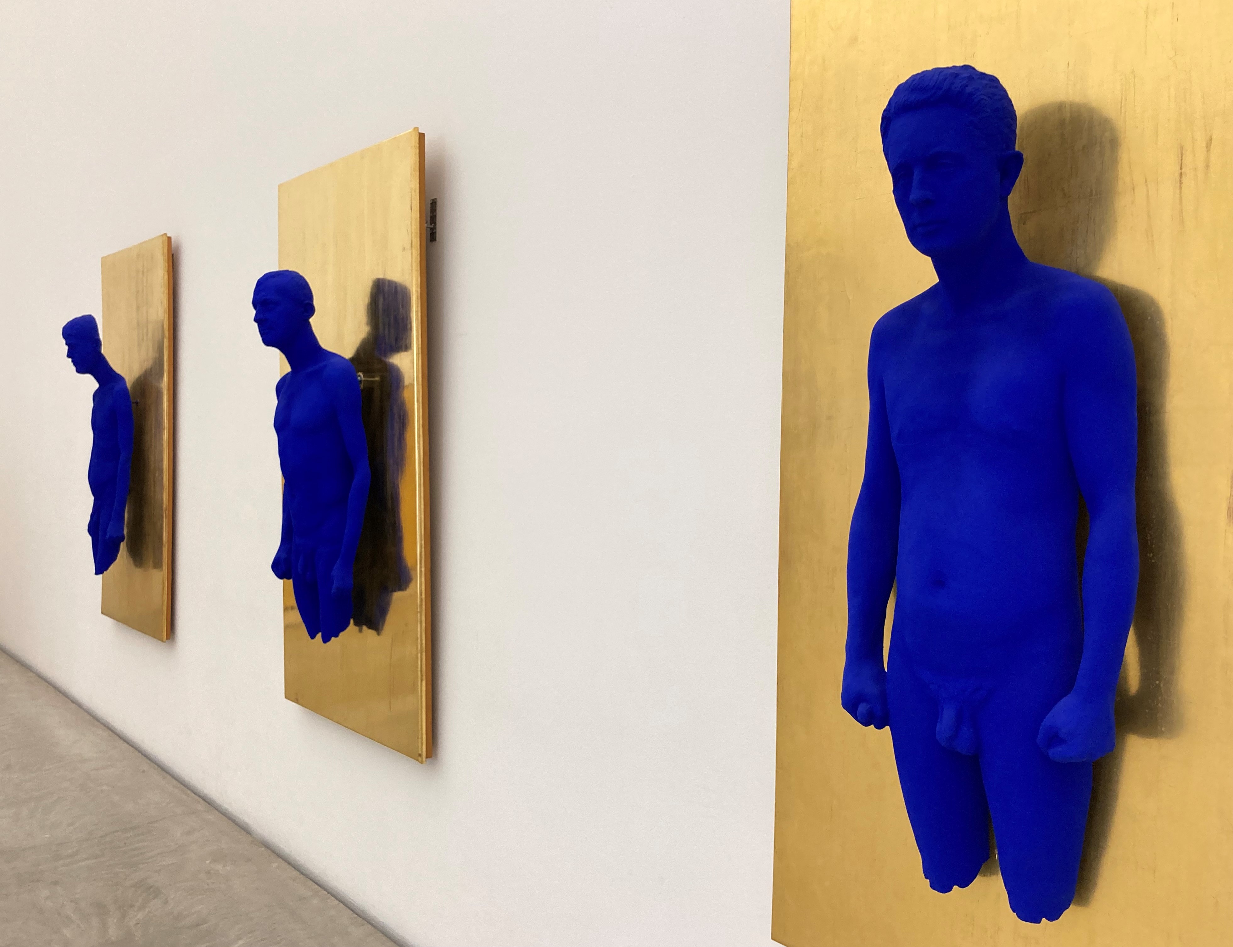金沢21世紀美術館「時を超えるイヴ・クラインの想像力―不確かさと非物質的なるもの」フォトレポート。共鳴する精神性の探求｜Tokyo Art Beat