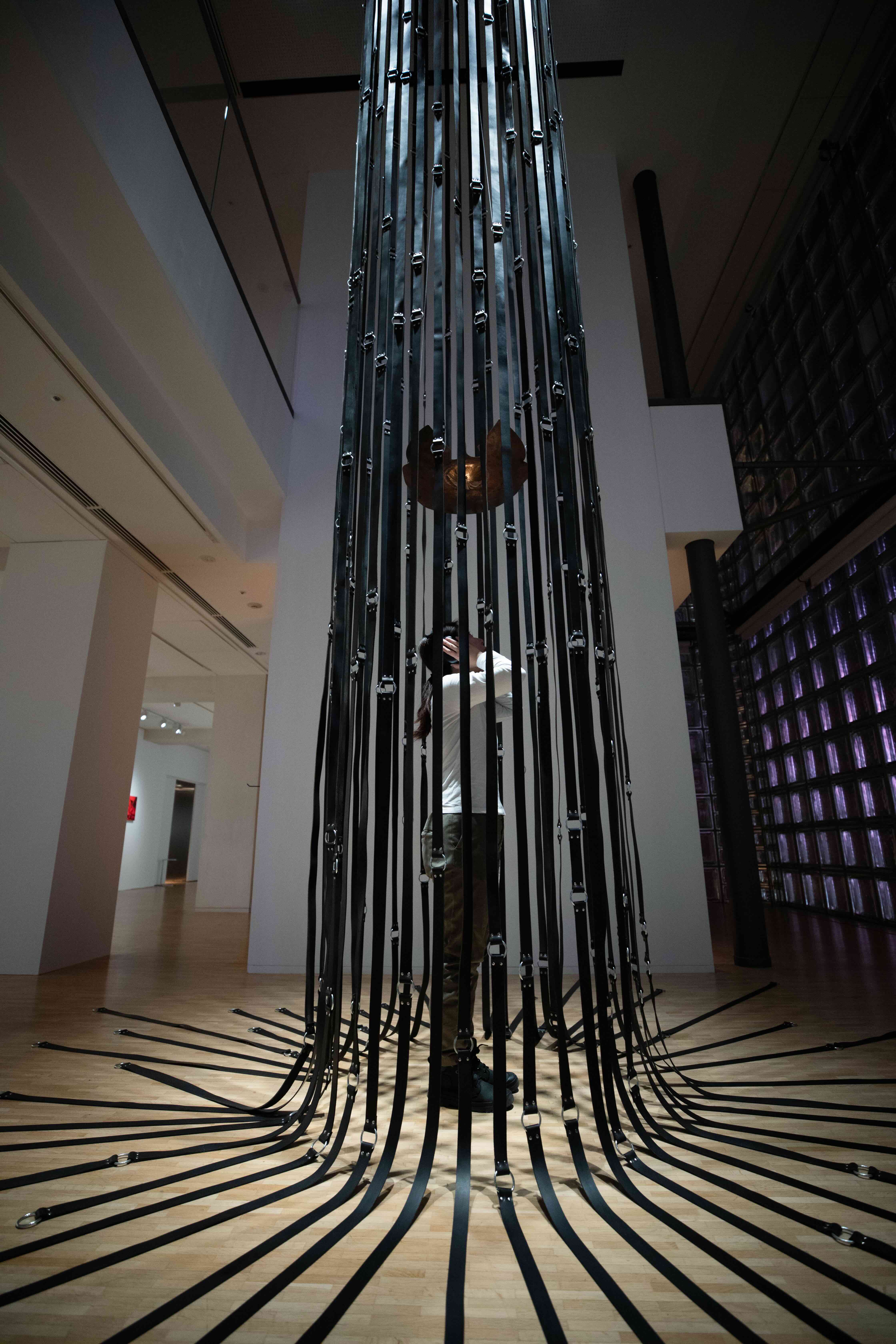 金属のアンビヴァレンスをめぐって。「メタル」展（銀座メゾンエルメス