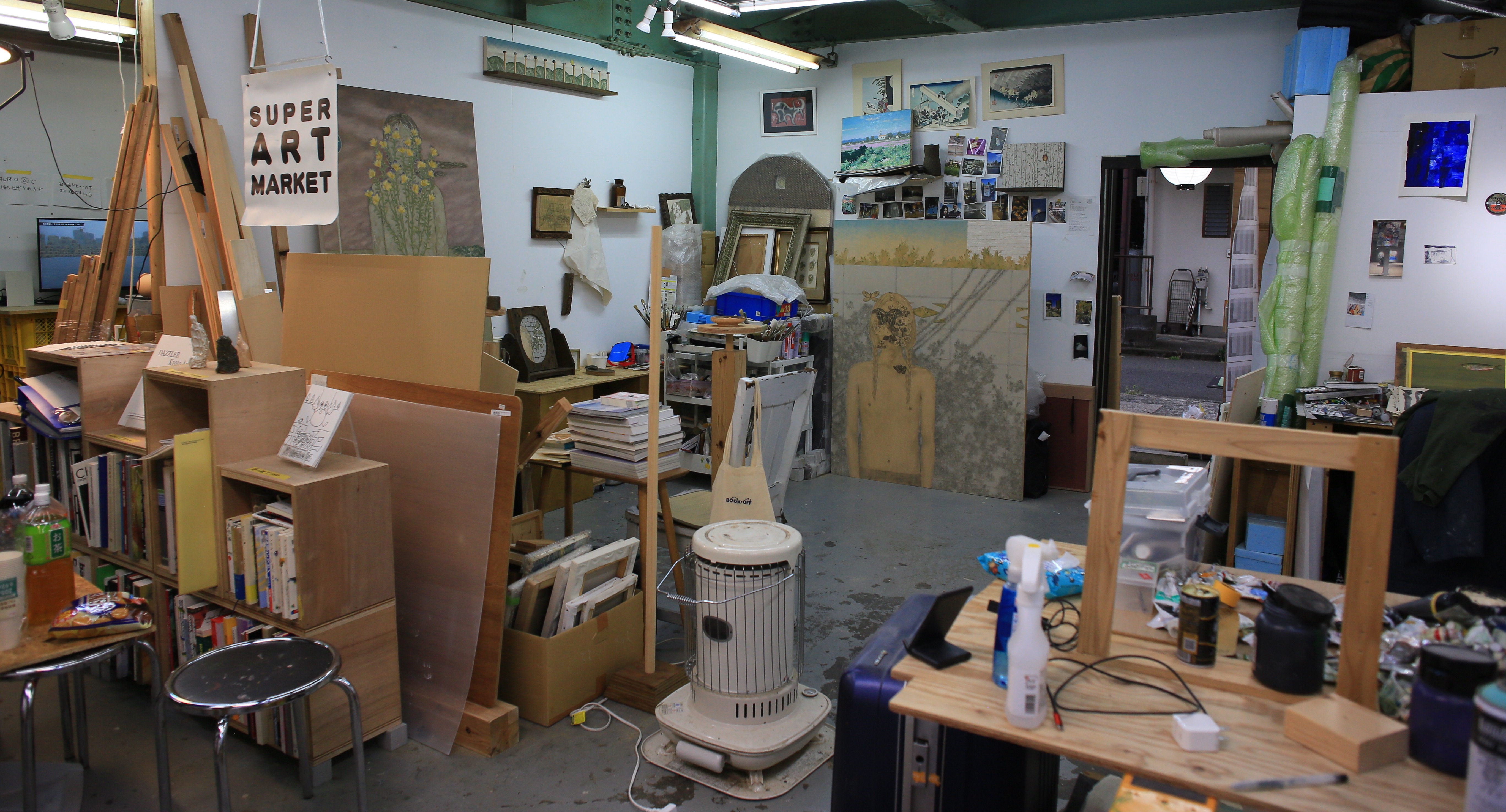 アートFago Studio Only one more day until @emkoch.art opening at the studio — we can
