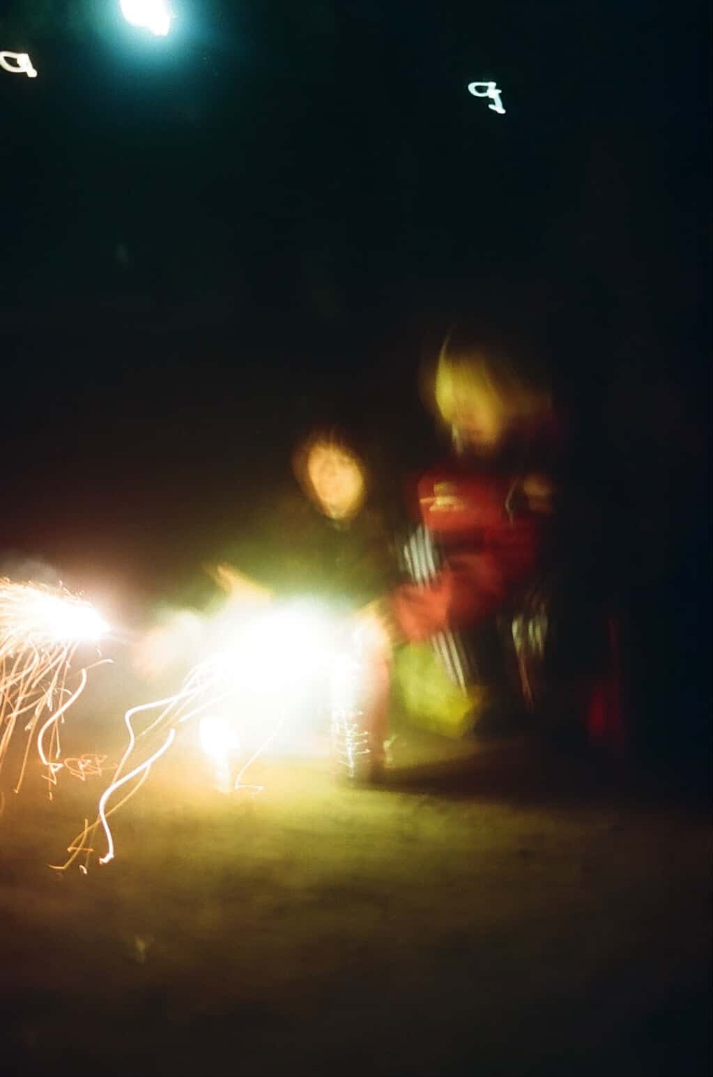 Pastizal Zamudio 「Crossing a stream Oblivious in the fog Two