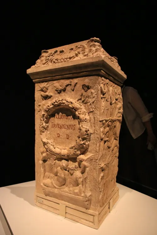 古代ローマ帝国の・コレクション 古代ローマの名品が集結、初来日作品も。「永遠の都ローマ展」（東京都