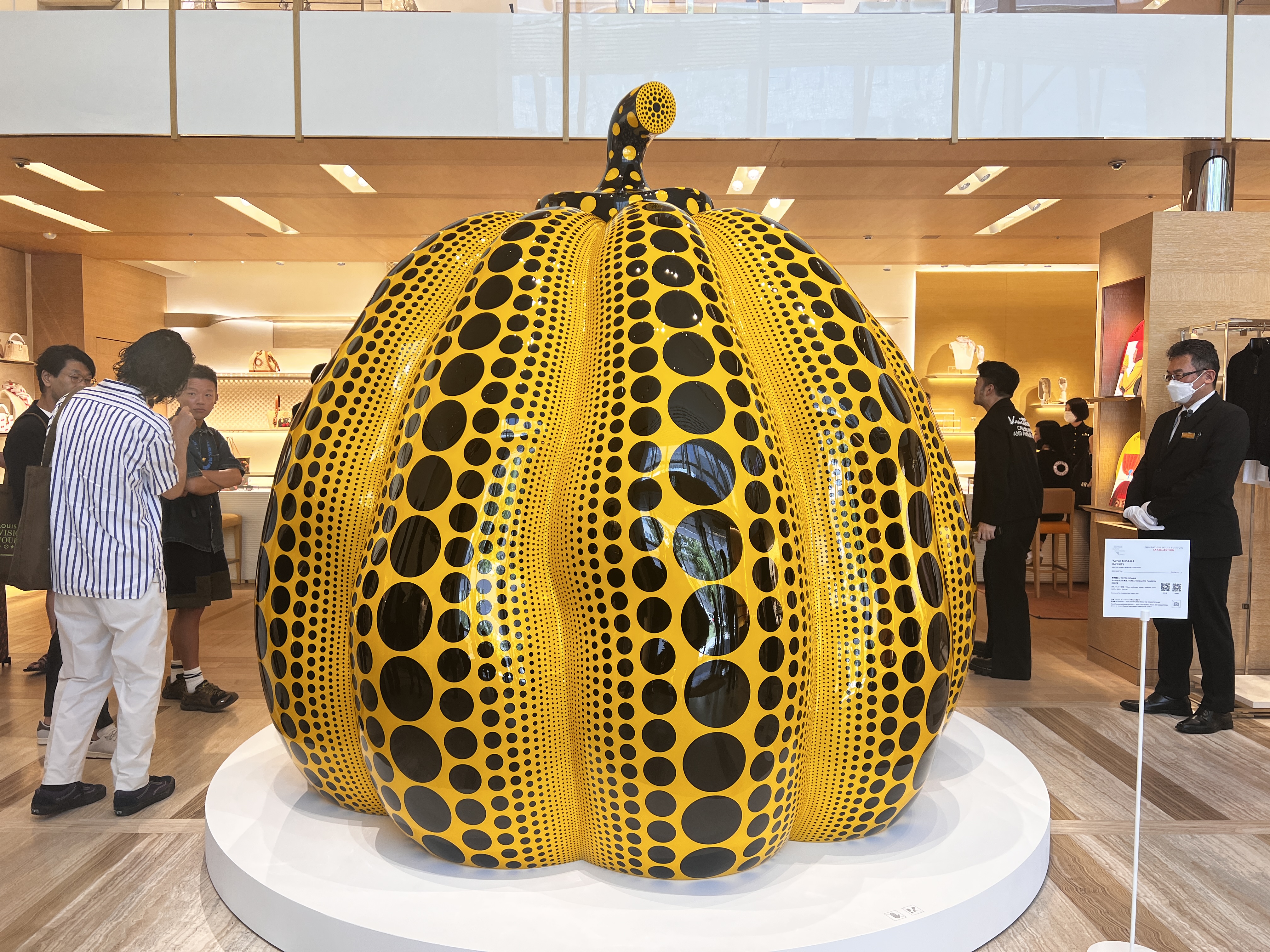 草間彌生コラボ エスパス ルイ・ヴィトン大阪で草間彌生の世界へ誘われて