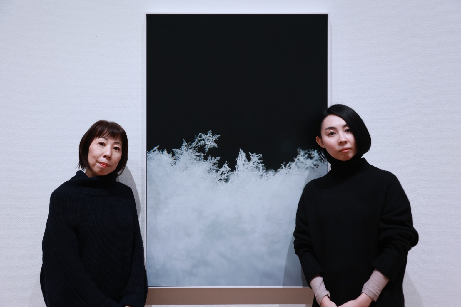 対談】川内倫子×朝吹真理子：「M/E 球体の上 無限の連なり」展に見る