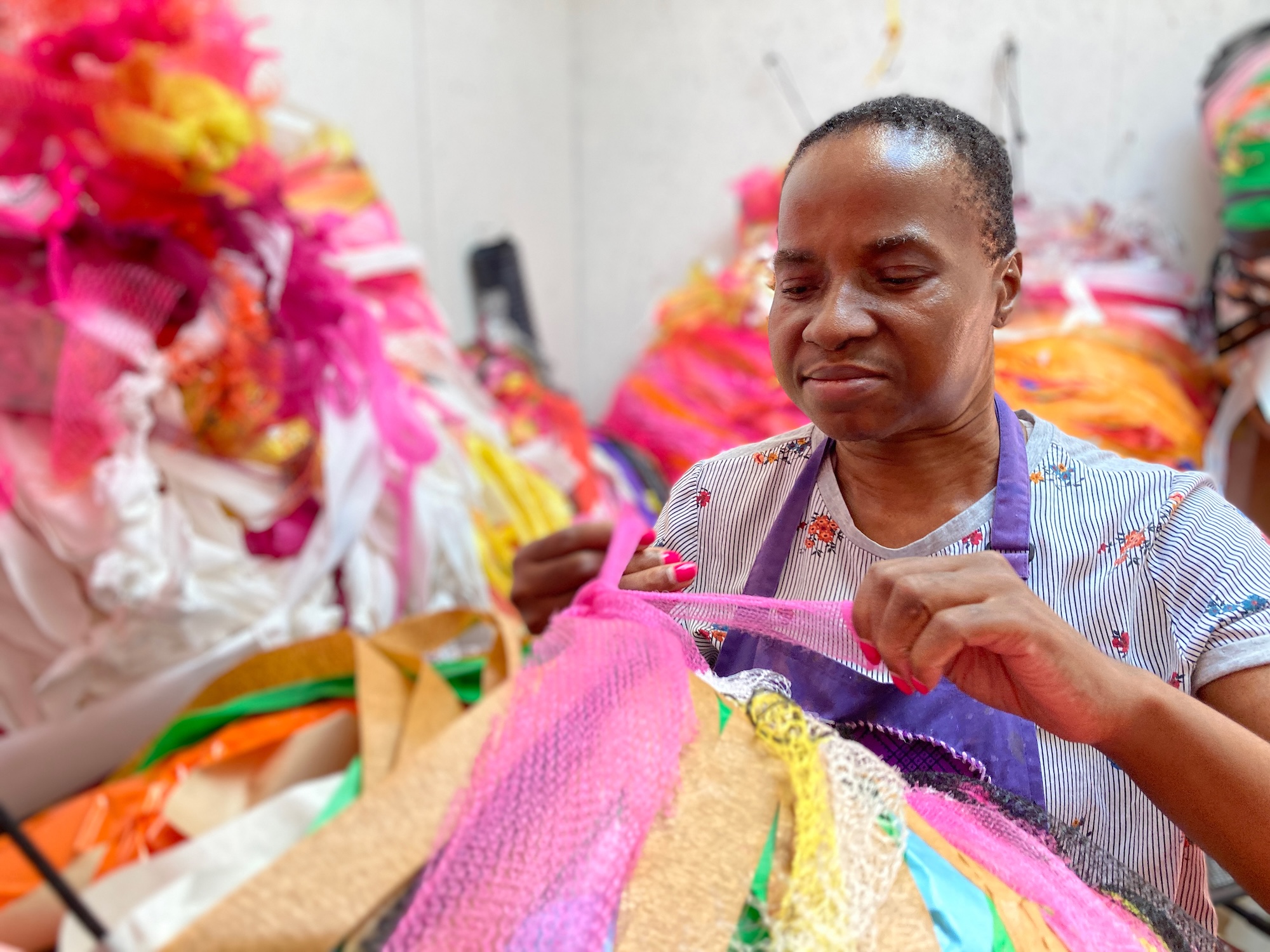 現代アートの最高峰「ターナー賞」、2025年はネナ・カルーが受賞。学習