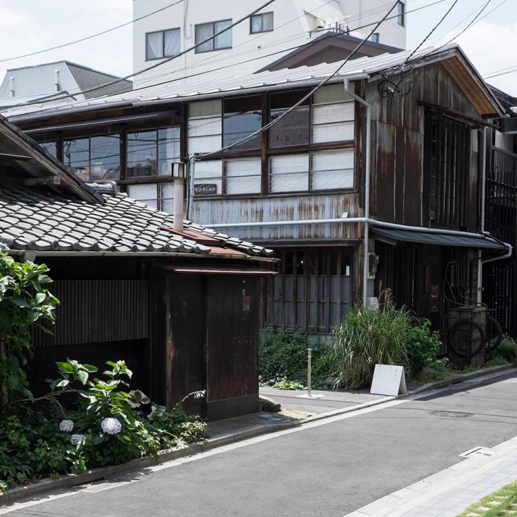 工芸青花｜Tokyo Art Beat