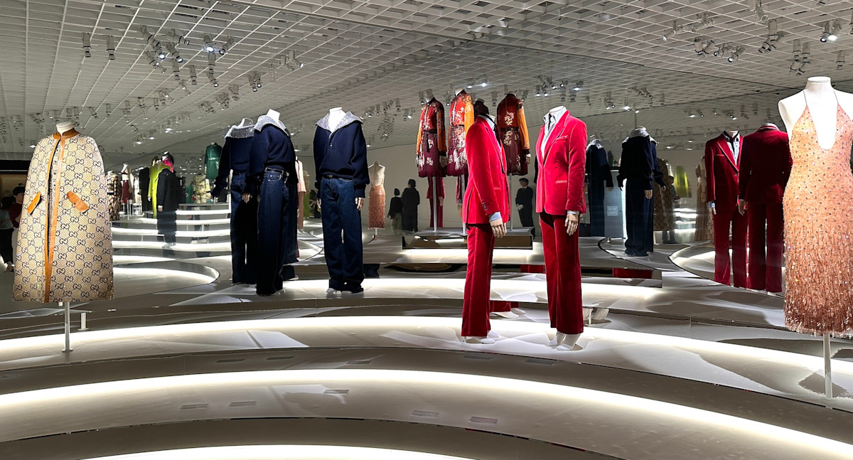 会場風景あり】グッチの世界巡回展が京都で開催中。「GUCCI COSMOS」が