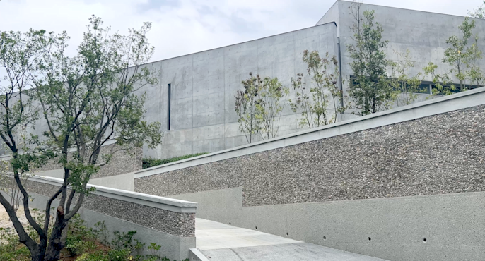 藤田は太陽、国吉は月」 。藤田嗣治と国吉康雄の二人展が兵庫県立