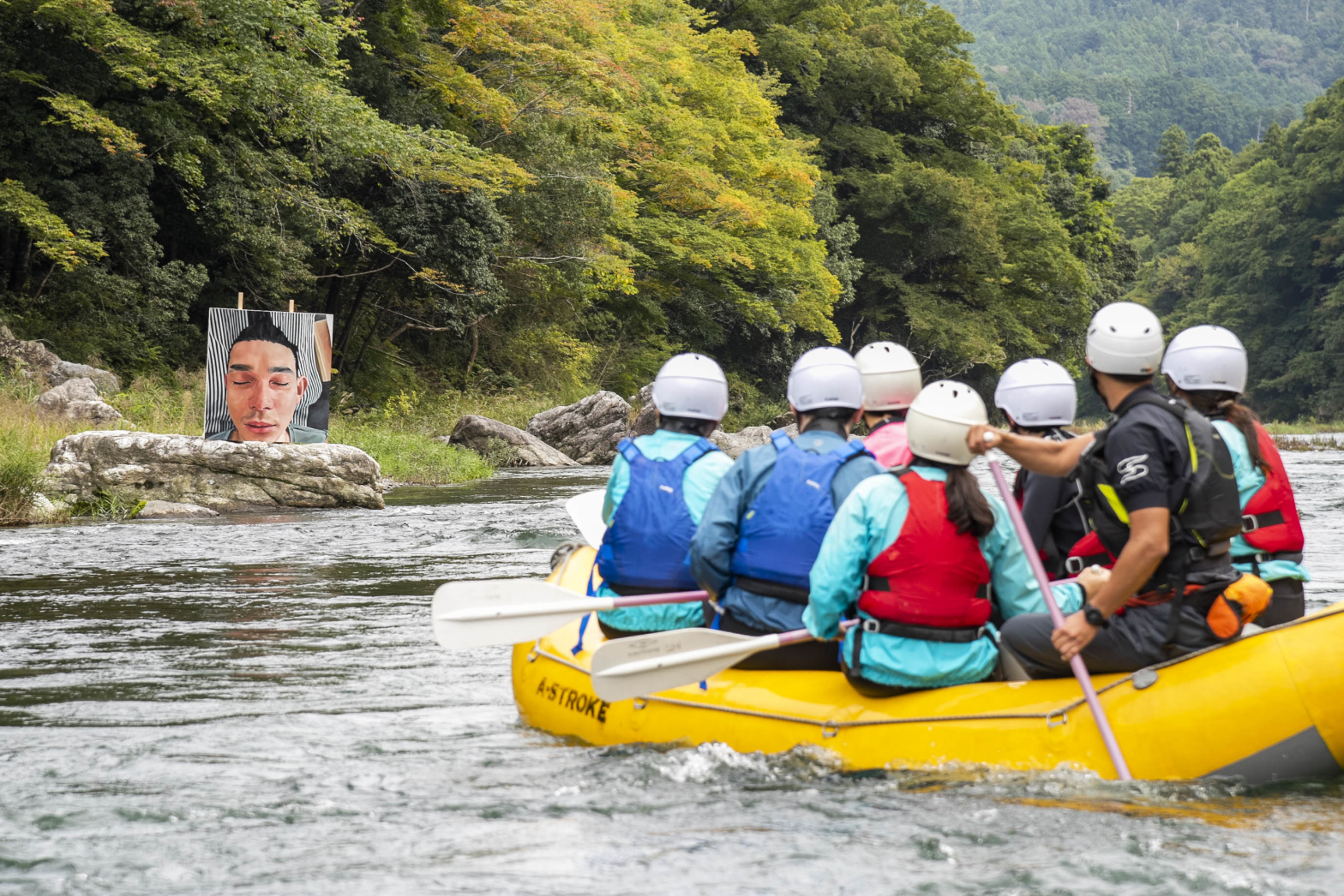 生きて帰ってこれるのか……？ ラフティング×アートの新体験「芸術激流