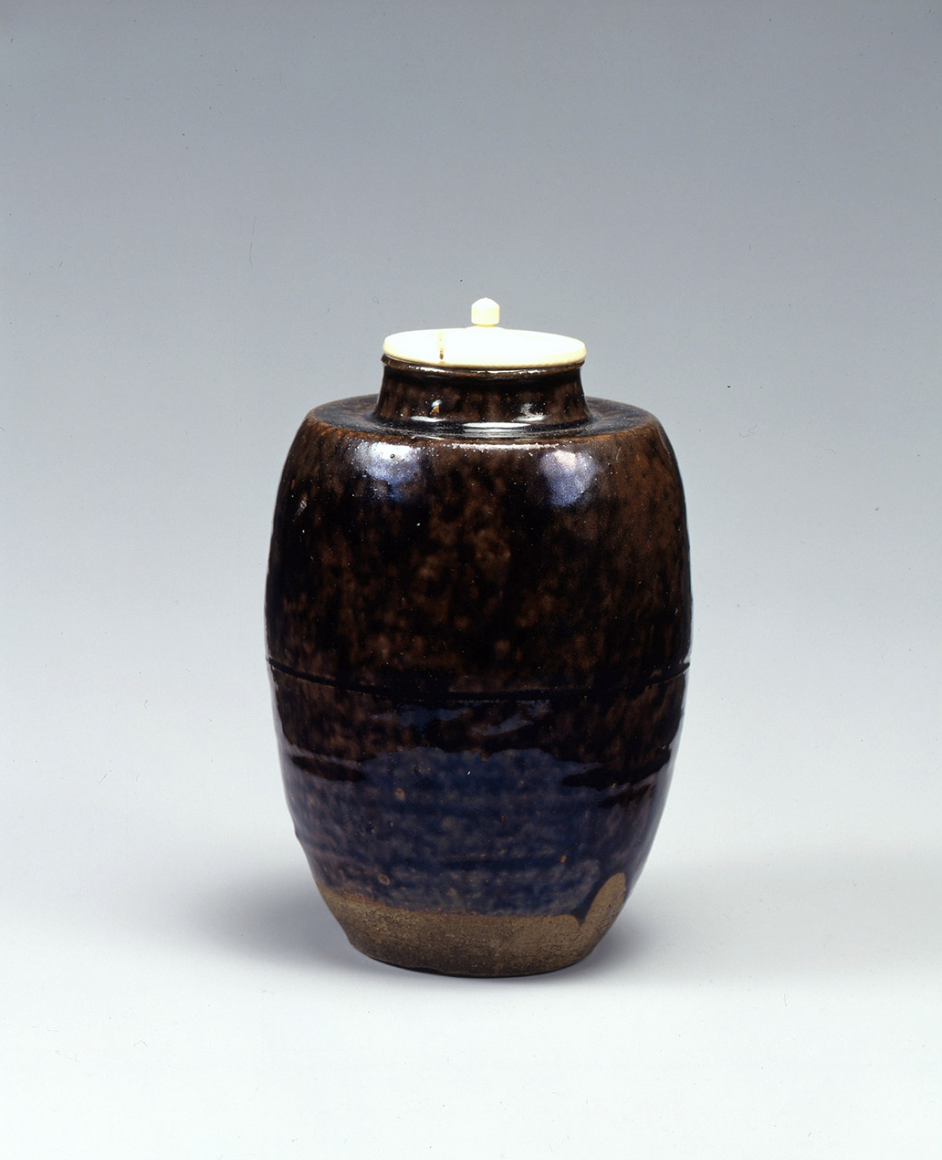 すみれ　織部焼　瀬戸焼　肩衝茶入　2点　仕覆3点　まとめて　C　7620 すみれ 織部焼 瀬戸焼 肩衝茶入 2点 仕覆3点 まとめて C 7620 茶道具