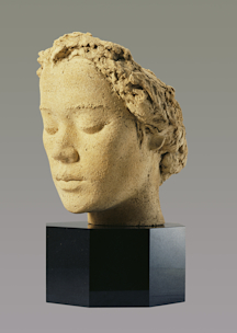 文身　現代彫刻の世界 古代ローマ時代の《ファルネーゼのアトラス》と同じ展示室には