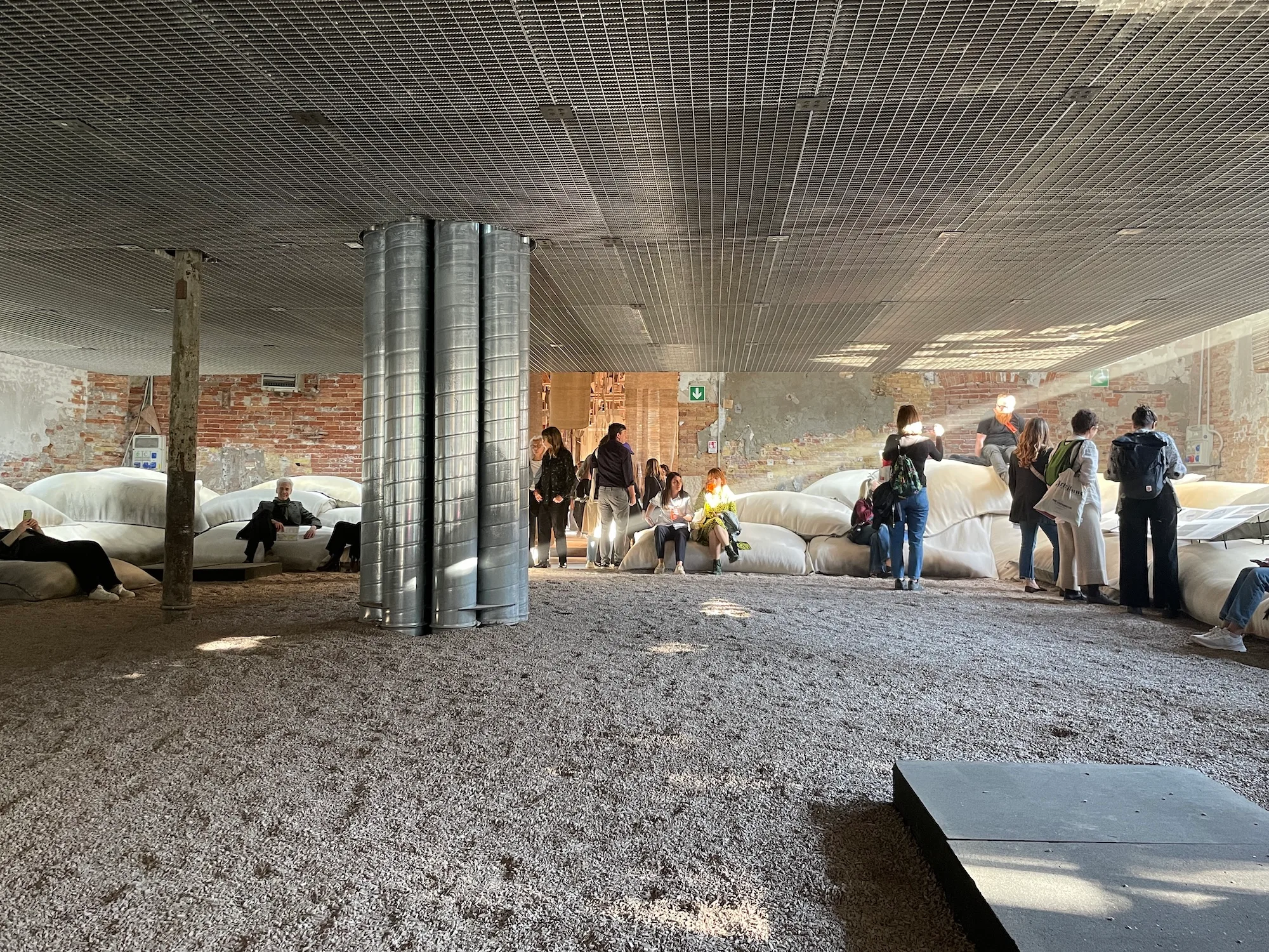 Fundamentals ヴェネツィア建築ビエンナーレ 展覧会 カタログ 第20回国際建築展 – ラ・ビエンナーレ・ディ・ヴェネツィア2027