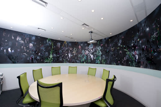 （執筆）ART IN THE OFFICE 2010 日本初！？会社で滞在制作、プレスルームを飾る現代アート公募プログラム