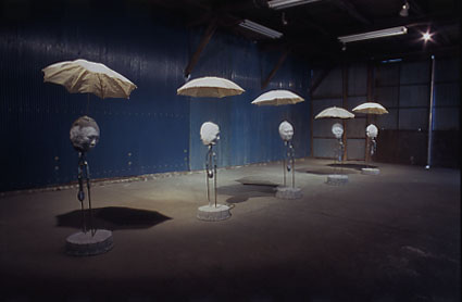 笠井千鶴　ハリネズミの愛しかた　手作り作品アート本直筆サイン入　ボックスアート展 笠井千鶴 ｢風を思いながら…｣ （山梨県立美術館） ｜Tokyo Art Beat
