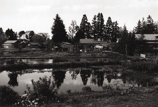 本間郁 神様も知らない Totem Pole Photo Gallery Tokyo Art Beat