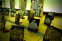 ROCCO'S 横浜赤レンガ倉庫 KAWARAアート100 - 赤レンガの100年瓦に