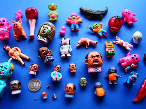 デハラユキノリ こまいもん展 - デハラユキノリのこまいオブジェ達 -」 （にじ画廊