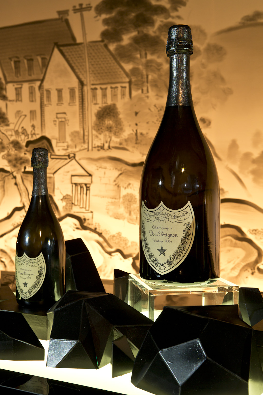 ドンペリニヨン　アート作品 山口晃とGAINAXがドン ペリニヨンと異例のコラボレーション！｜Tokyo